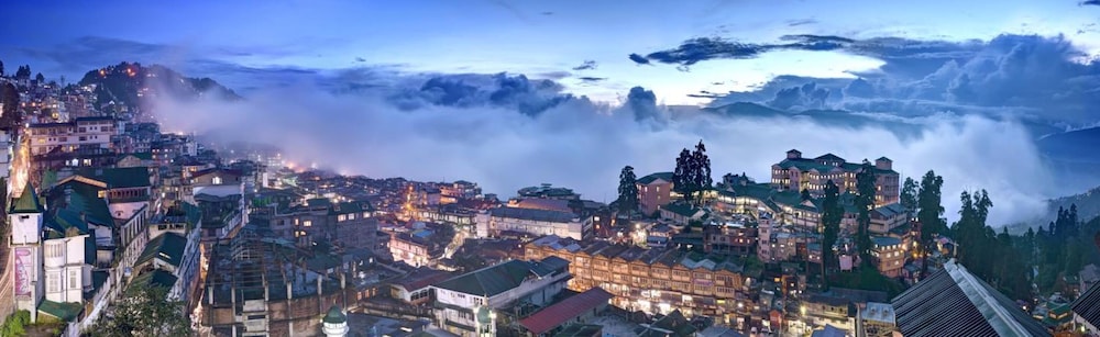 Yashshree Mall Road Darjeeling 53/57