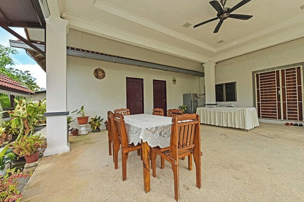 OYO Home 90388 Homestay Masha 21/26