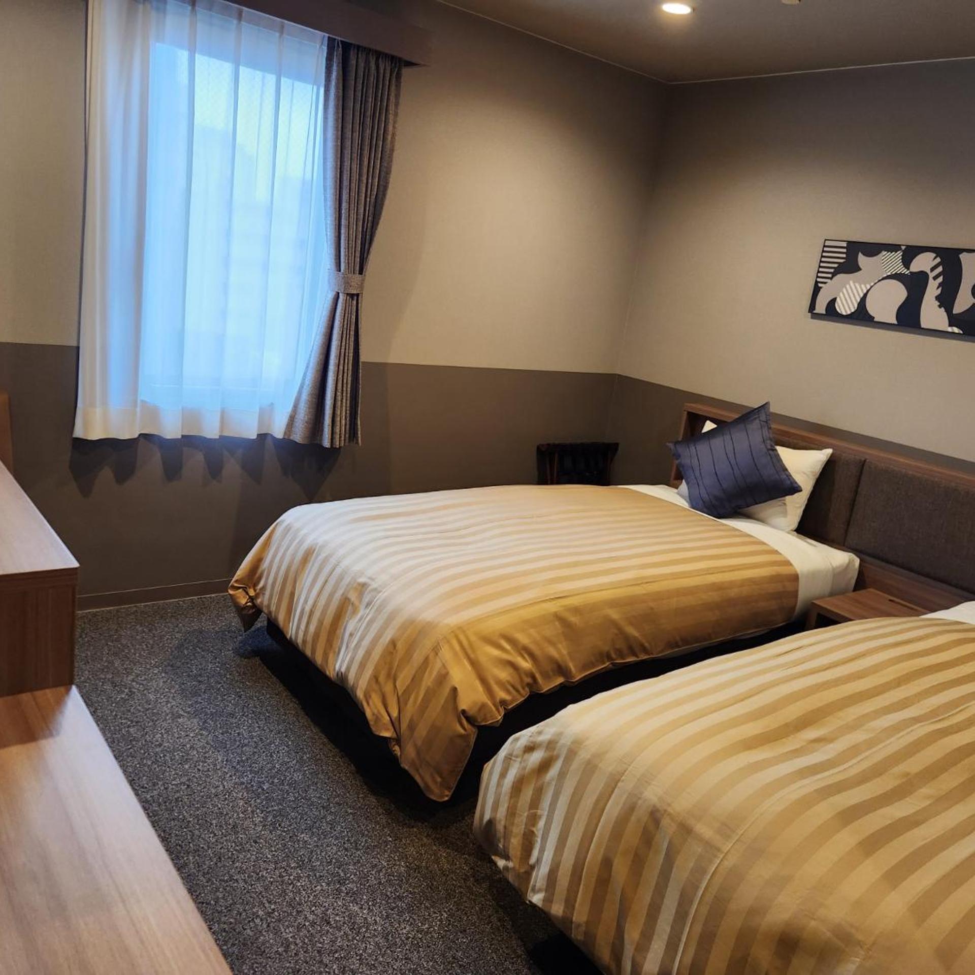 STANDARD, TWIN BEDS