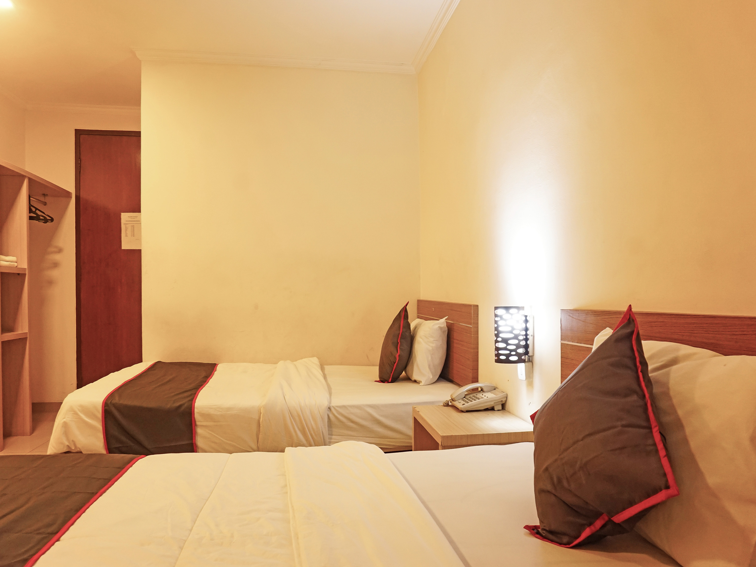 Super OYO Collection O 91409 Hotel Fiducia Otista 153 - 157 20/39