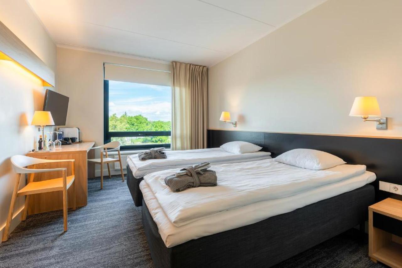 Dorpat Hotel 13/66