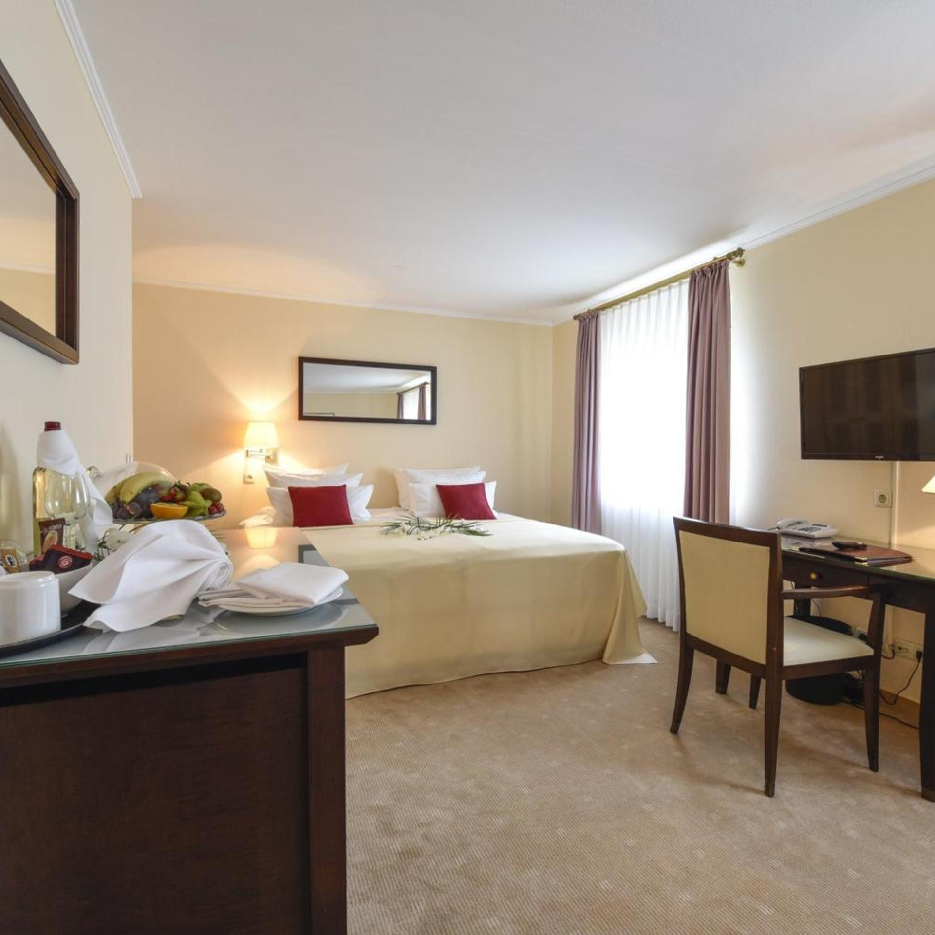 SUPERIOR, DOUBLE BED