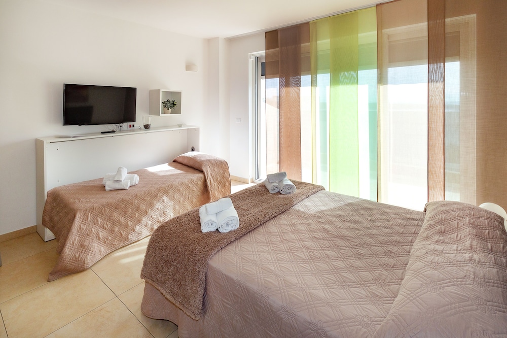 Zeus Residence Hotel 16/50