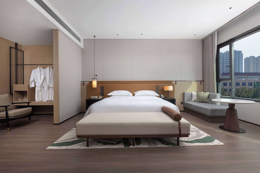 Wyndham Garden Xiangyang Xiangzhou 9/18