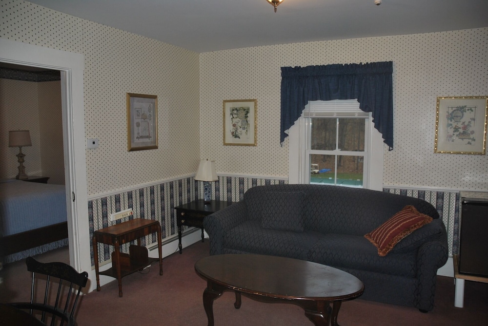 Echo Lake Inn 53/71
