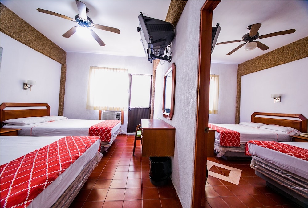 Hotel Candilejas 15/29