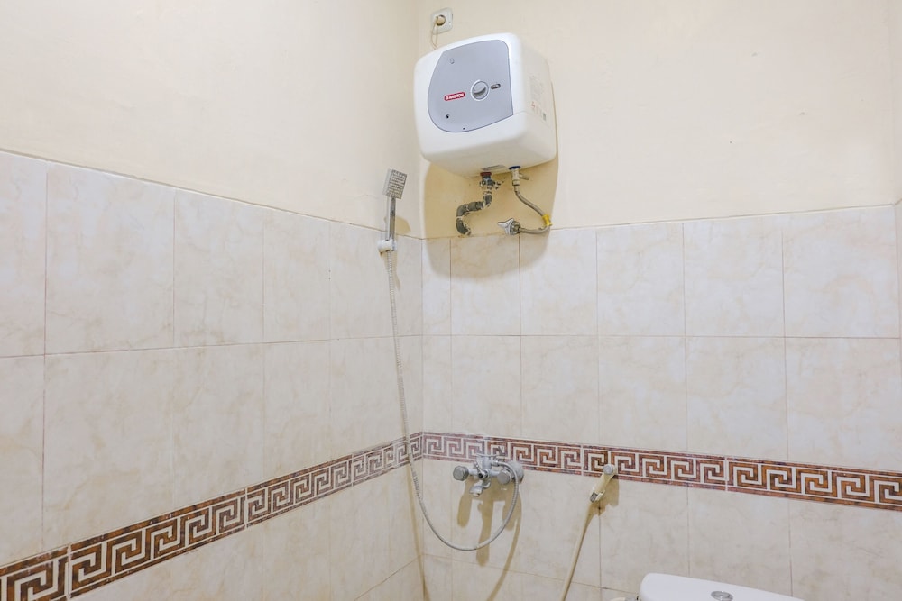 OYO 2643 Hotel Graha Prima 42/50