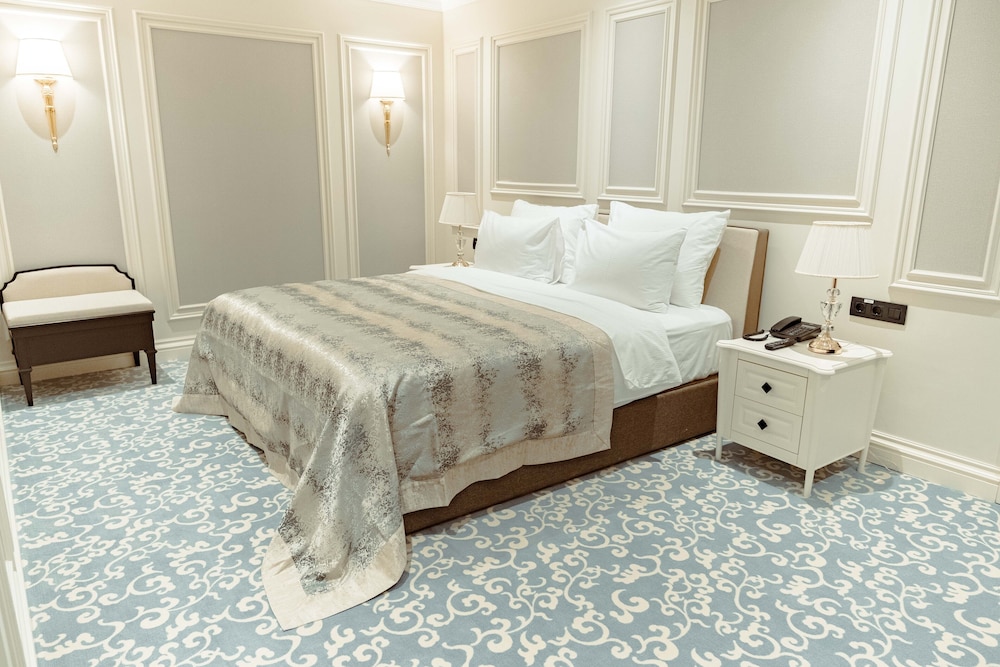 Economy, Twin Beds, No Window, Dekalb Hotel Istanbul 2/3