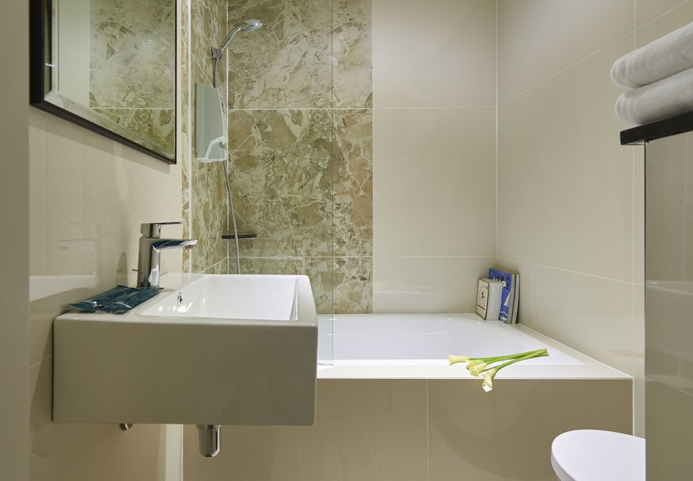Hotel 81 Gold 26/26