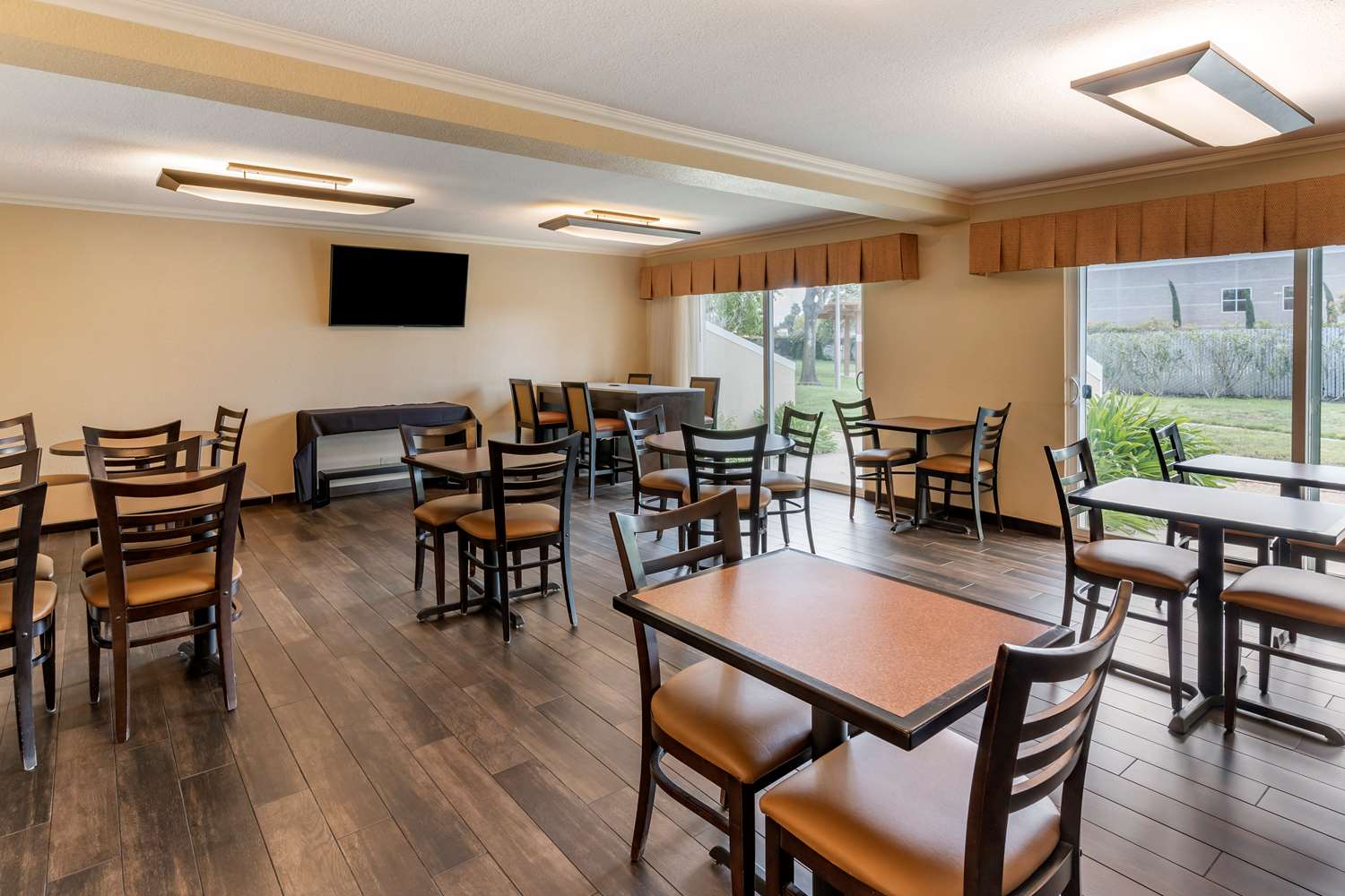 Best Western Plus Garden Court Inn 39/54