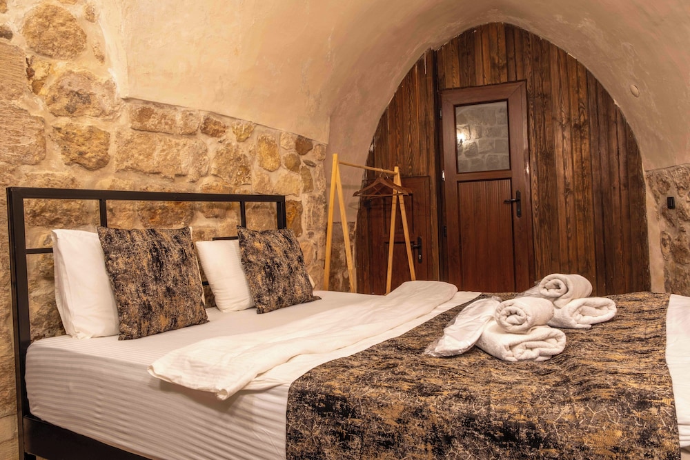 Kadim Otel 12/49