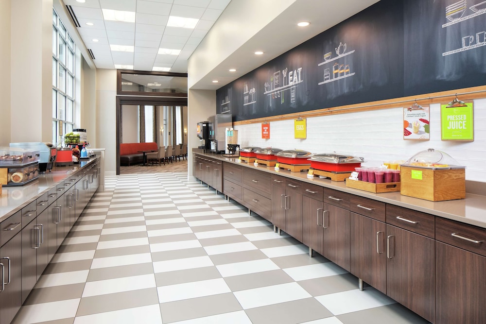 Hampton Inn and Suites Minneapolis Downtown 35/45