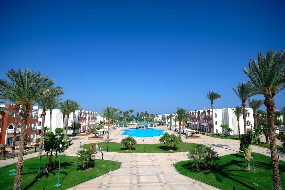Sunrise Garden Beach Resort and Spa 69/72