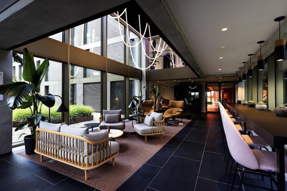 YOTEL Geneva Lake, Select by Hilton 39/59