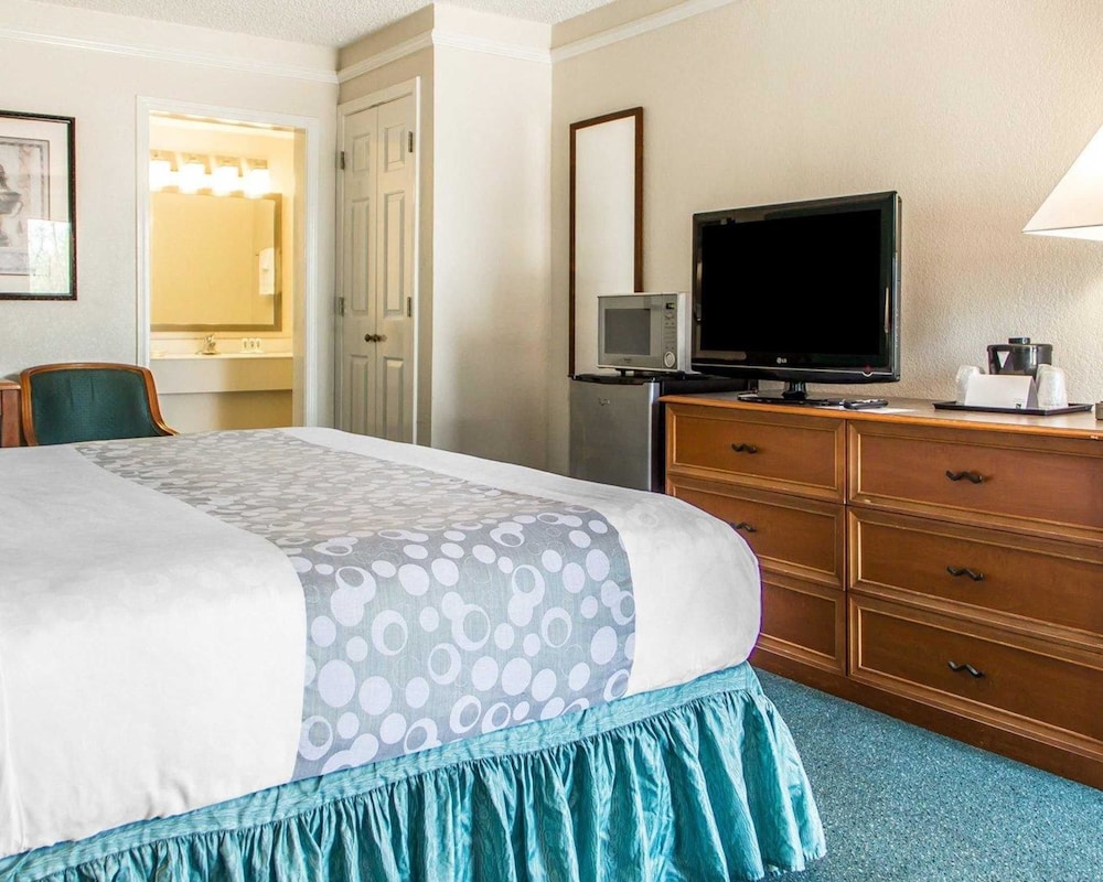 Quality Inn Tulsa Central 19/45