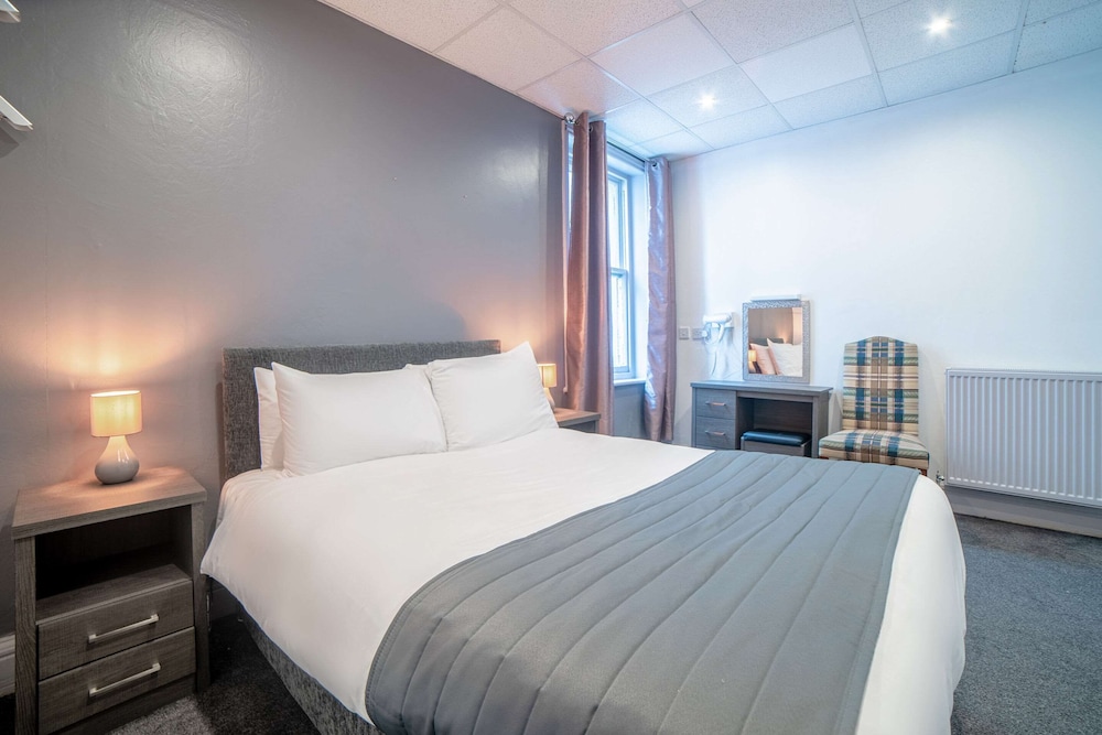 ROOM, DOUBLE BED