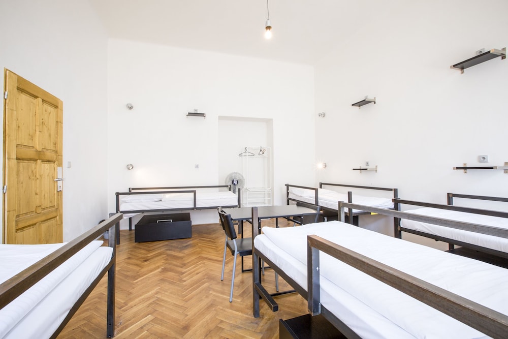 Sophie Apos S Hostel 13/71