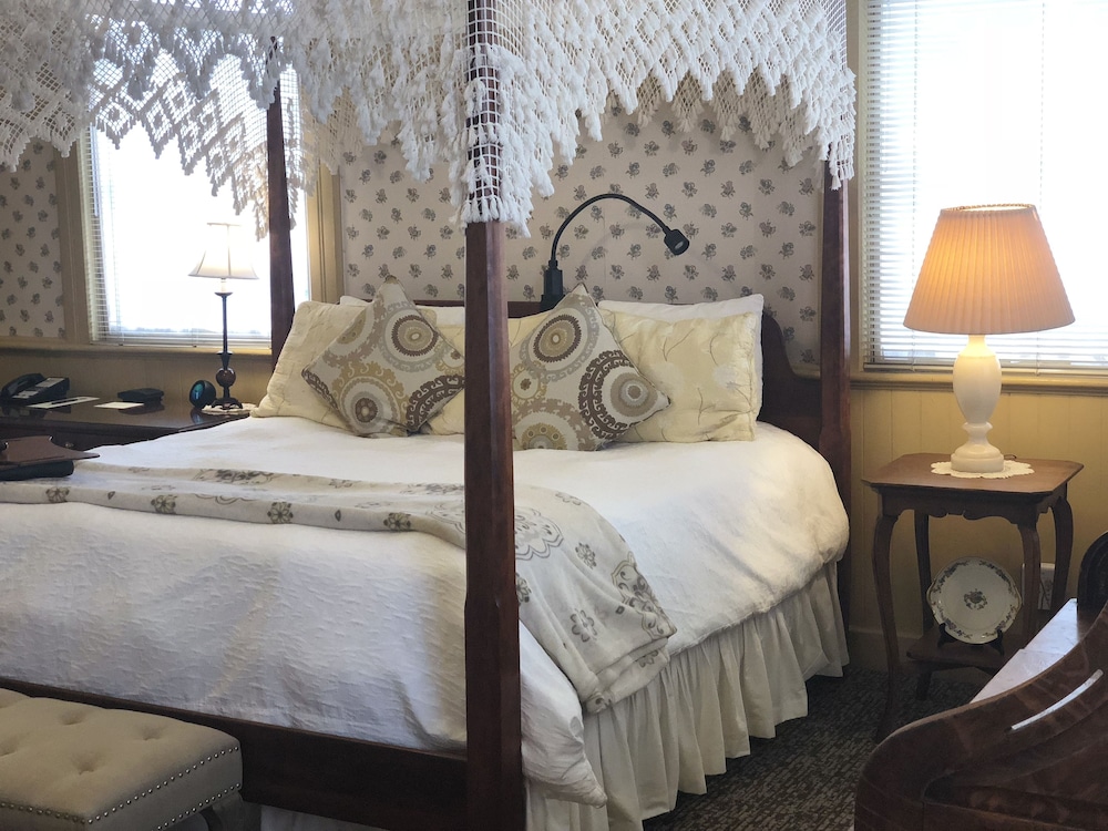Chambery Inn 24/72