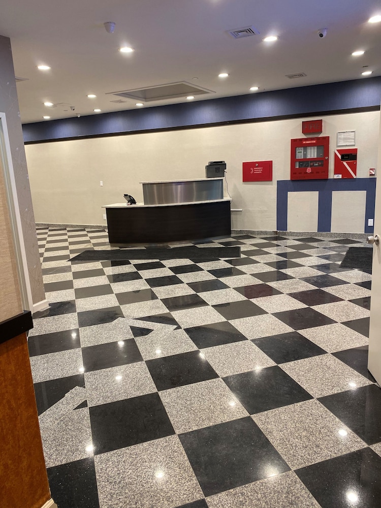 Hotel Key LaGuardia Airport 11/46