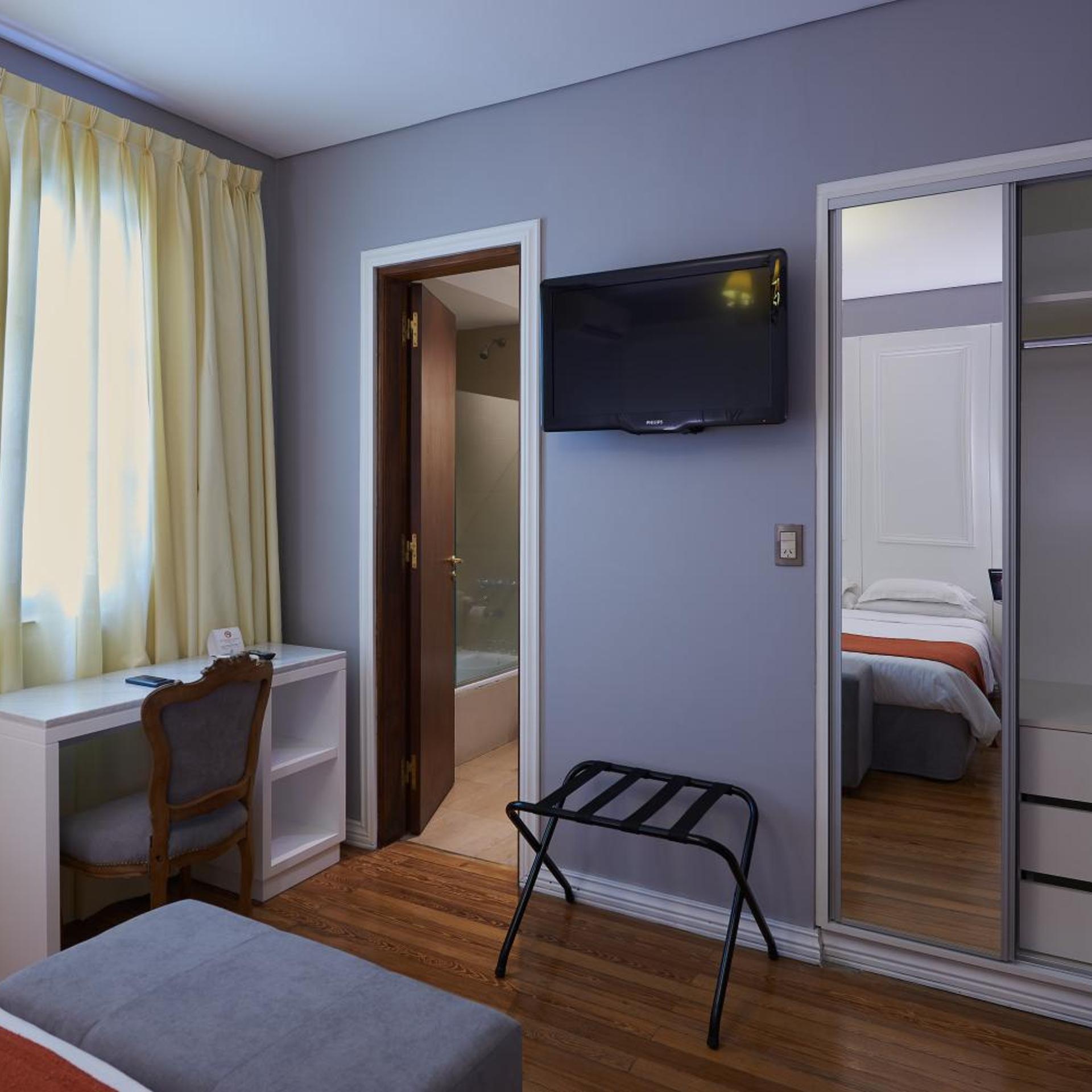 Altos de Guemes Hotel 38/50