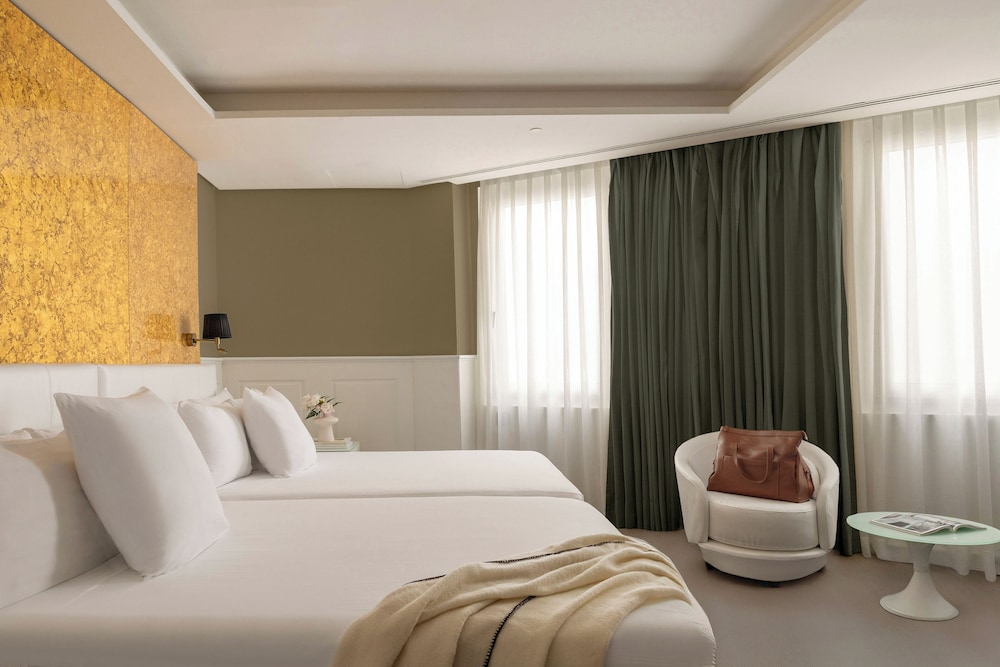 1 Bedroom, Master, Suite, 2 Double Beds, Sofa