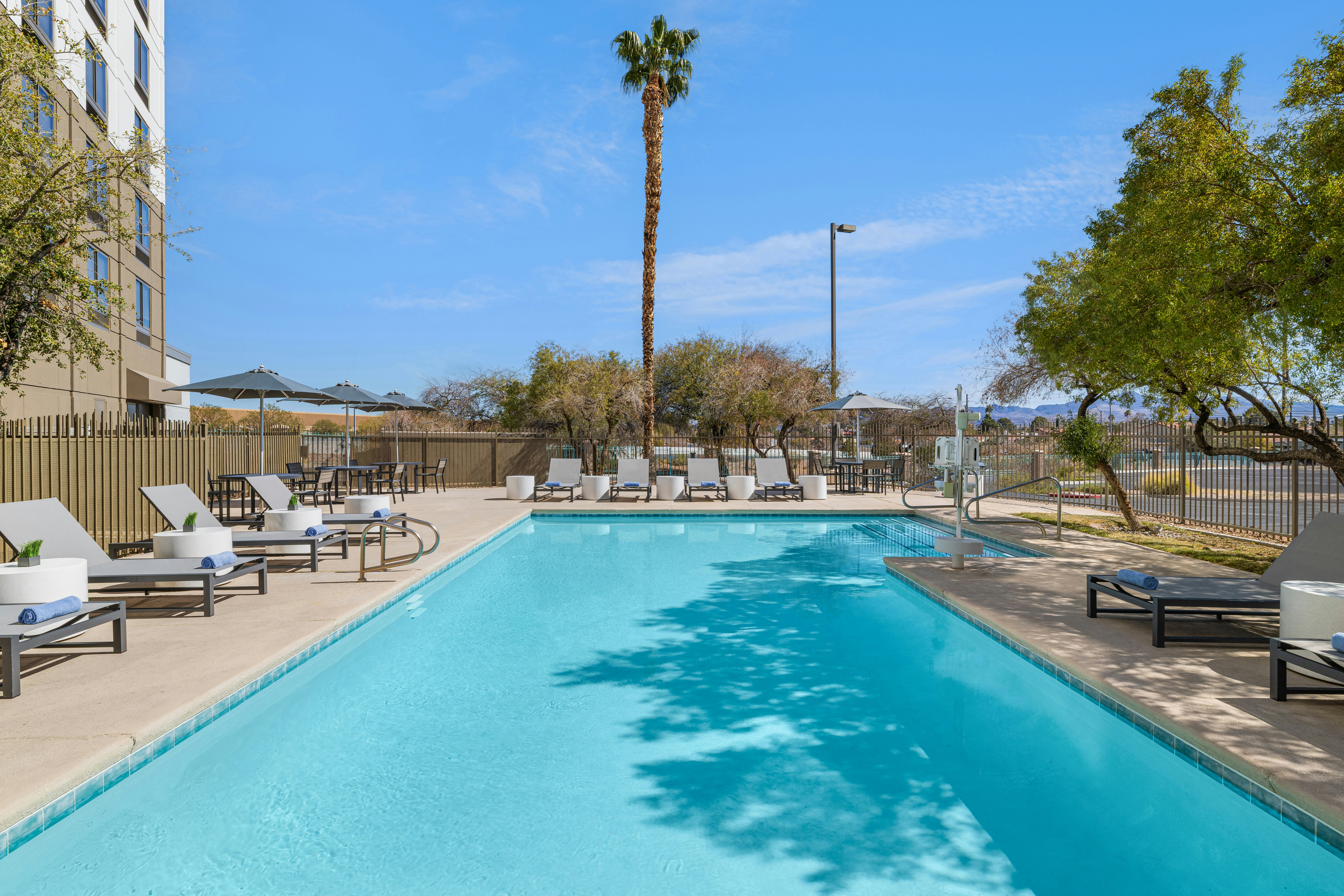 Doubletree By Hilton Las Vegas Airport 35/59