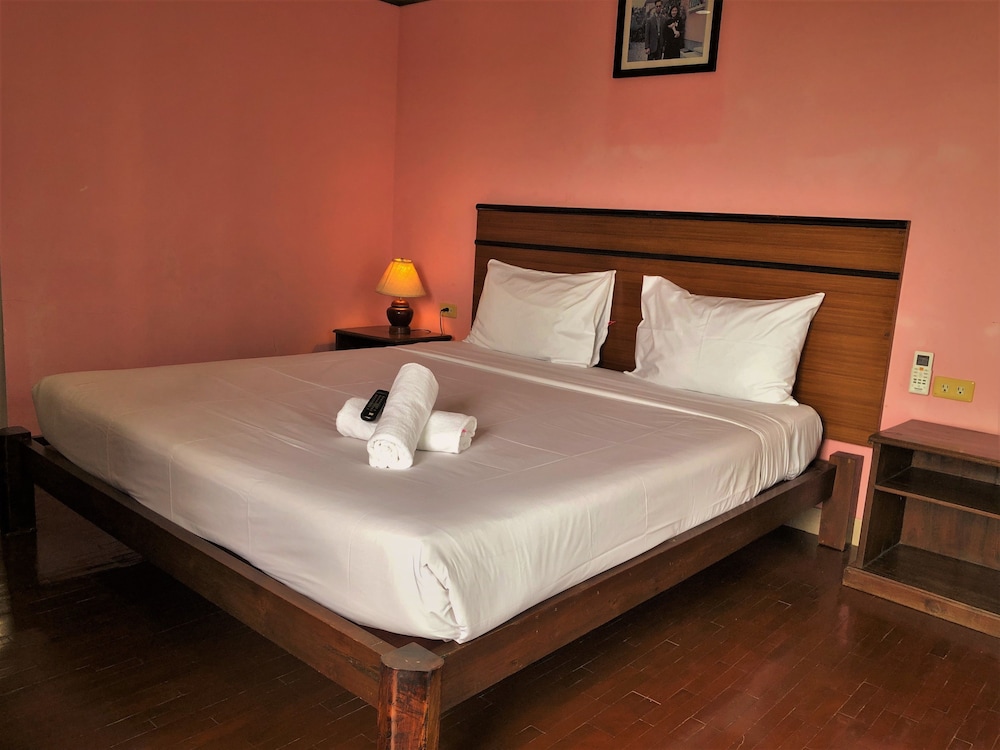 ROOM, DOUBLE BED