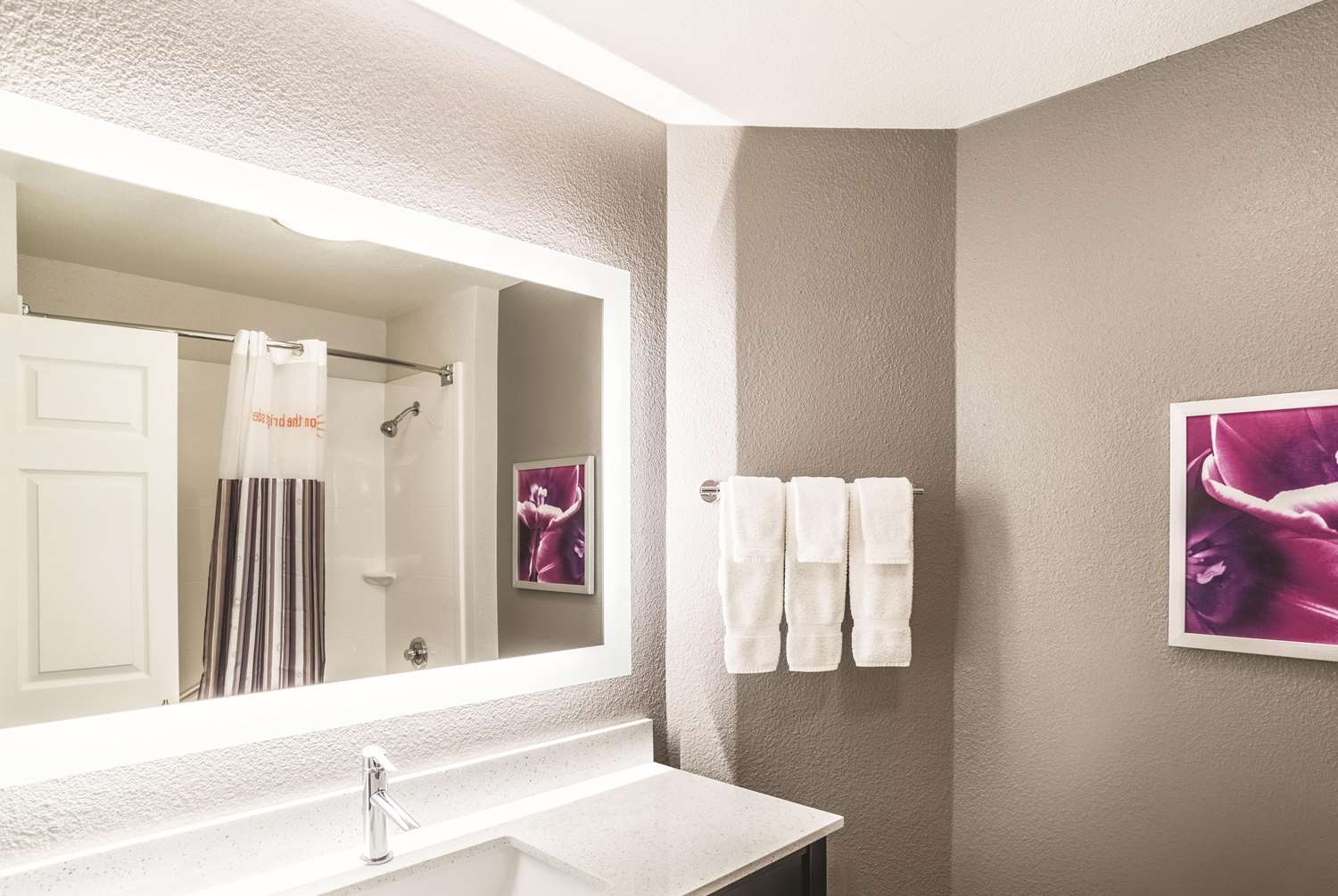 La Quinta Inn & Suites by Wyndham Flagstaff 48/51