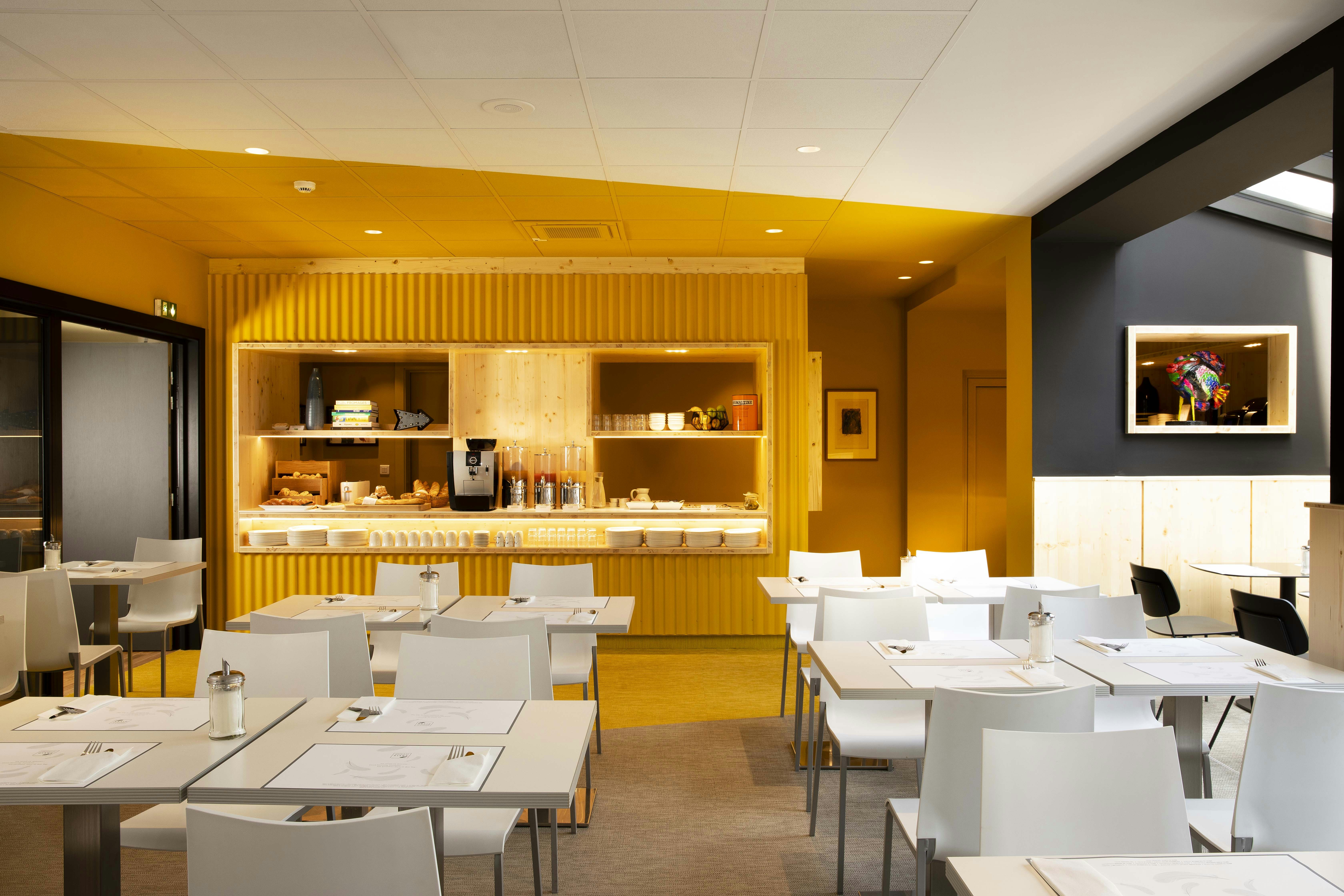 Hotel Le Bugatti 49/64