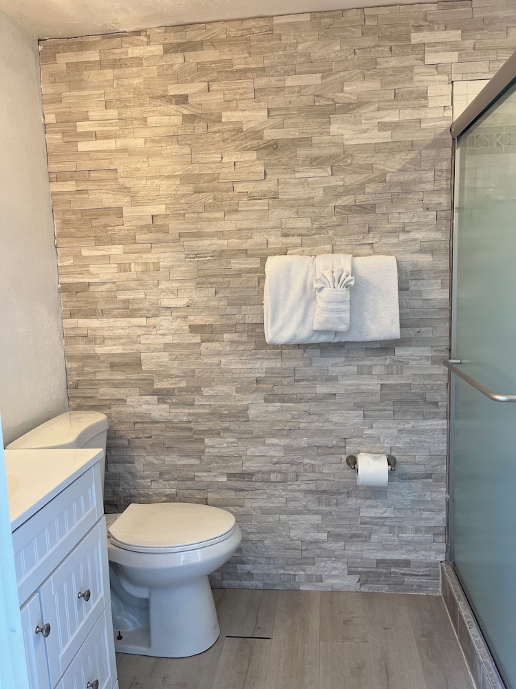 2 Bedrooms, Family, Town House, King and Queen Bed, Bay View