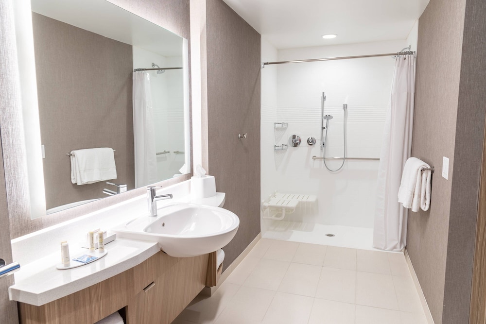 جناح بسرير كينج، SpringHill Suites by Marriott Overland Park Leawood 3/4