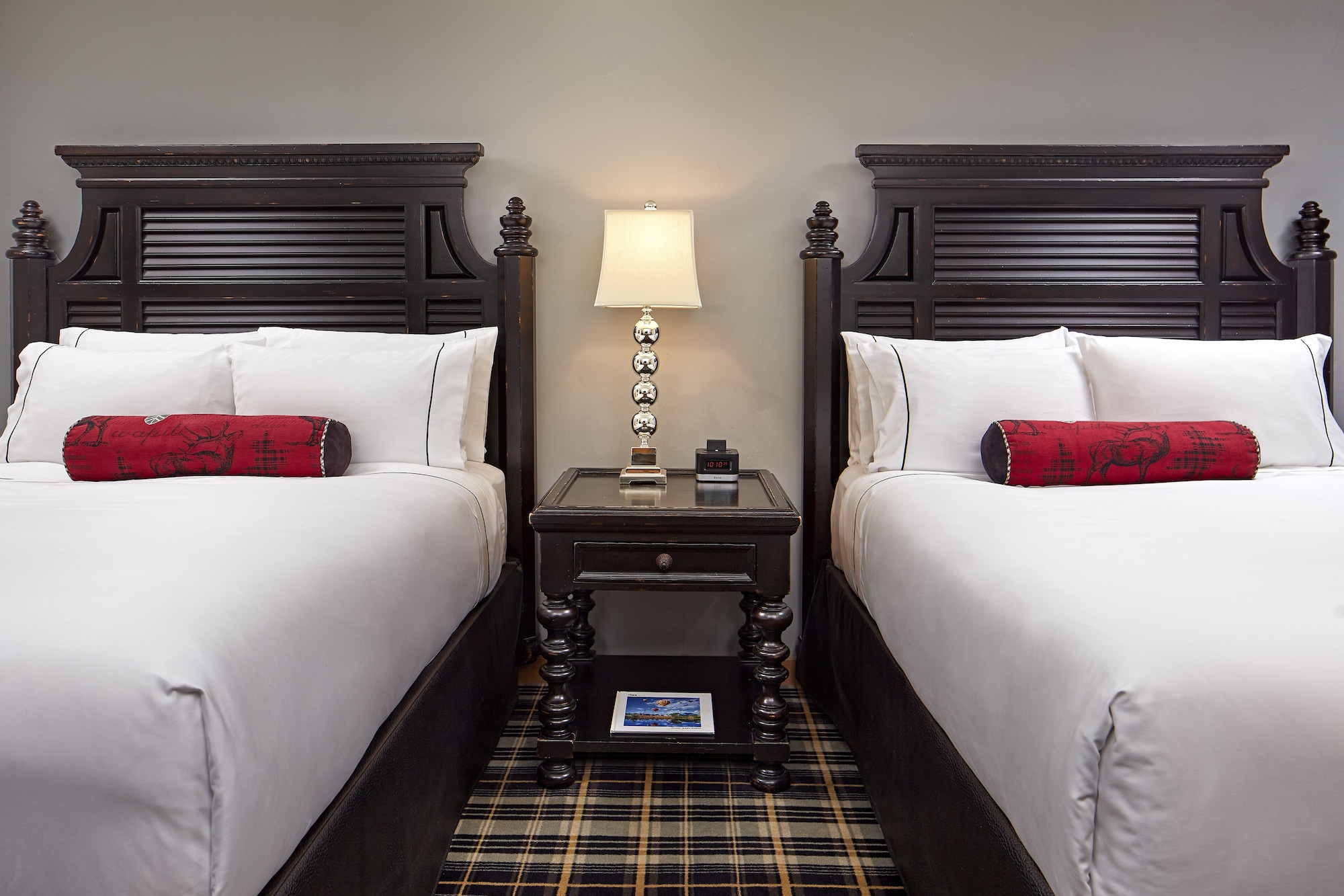 PREMIER, 2 QUEEN BEDS