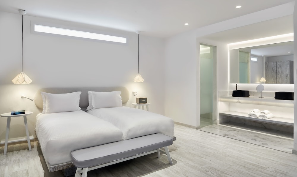 2 Bedrooms, Signature, Pool, Spa, Suite, King and Twin Beds, Sofa