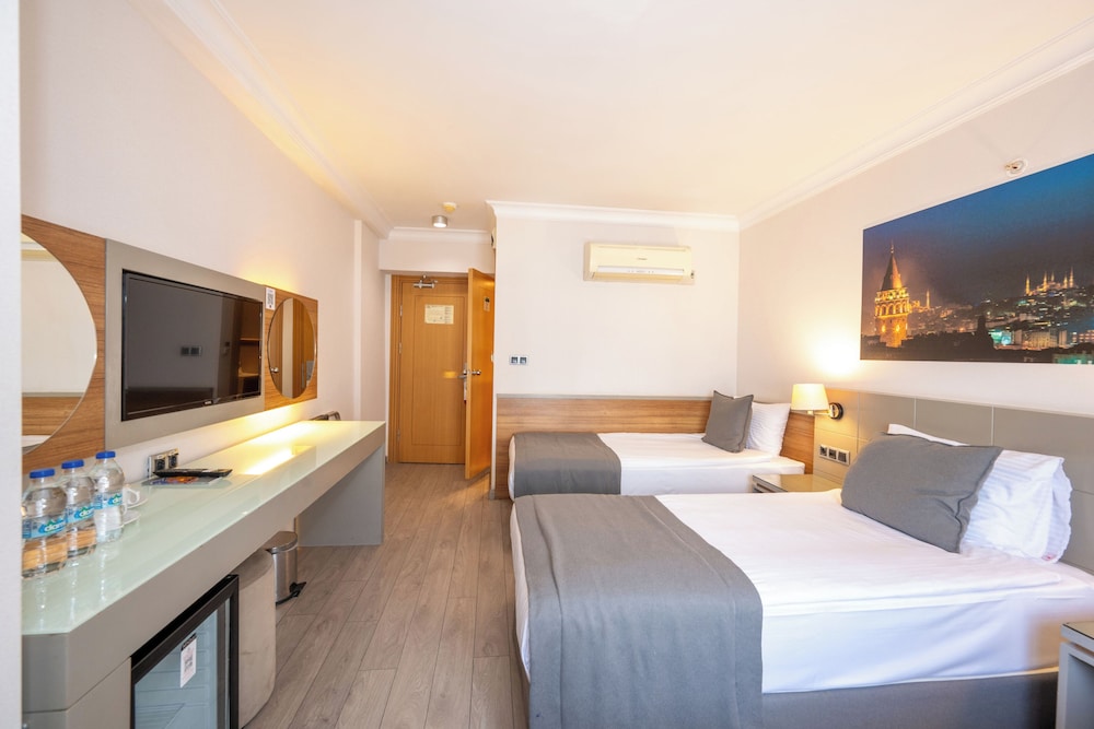 ROOM, TRIPLE