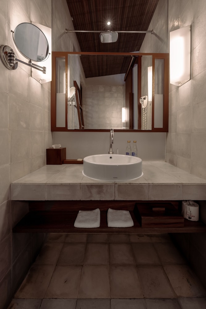Hotel Komune and Beach Club Bali 70/71
