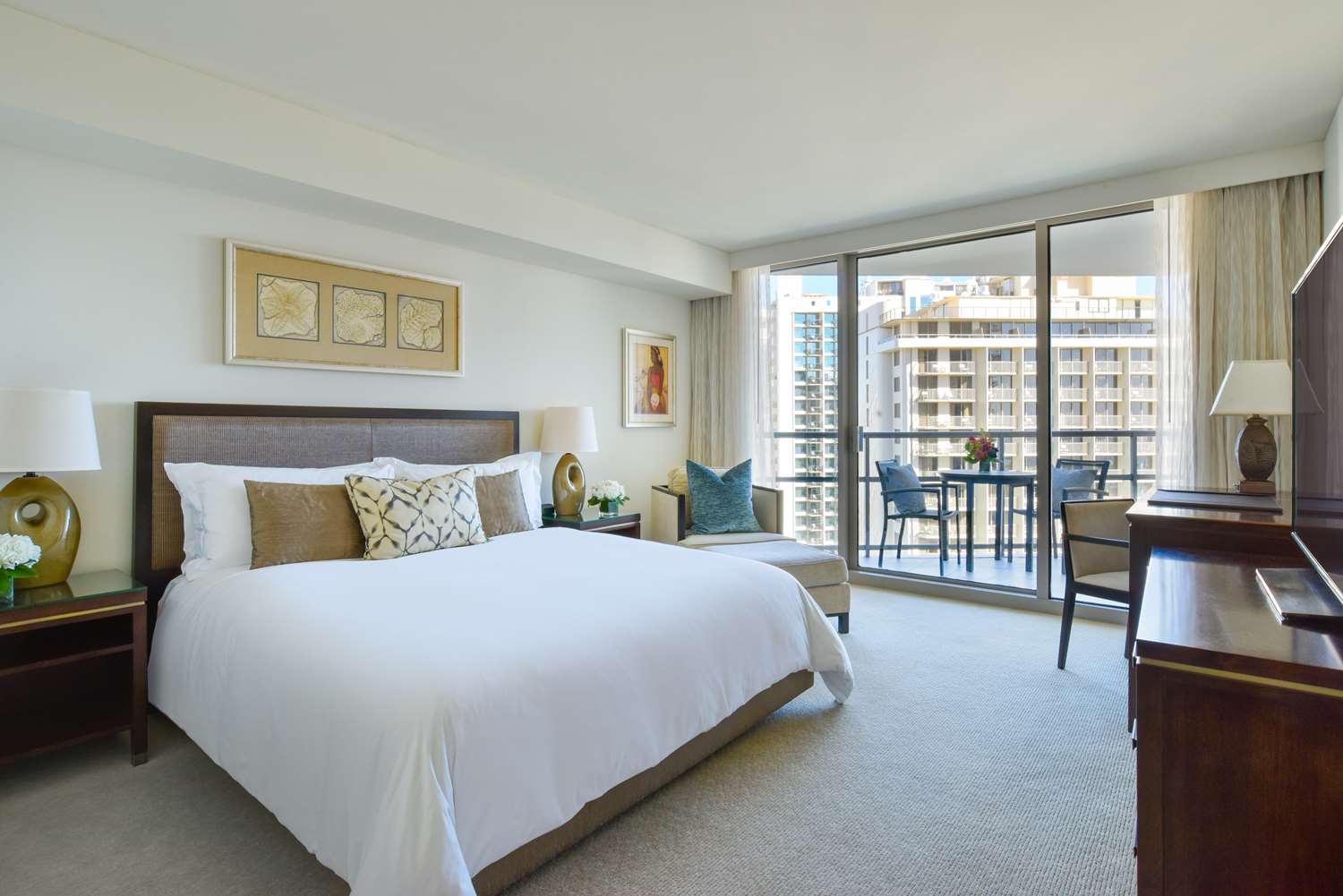 Deluxe, King Bed, City View, Sofa
