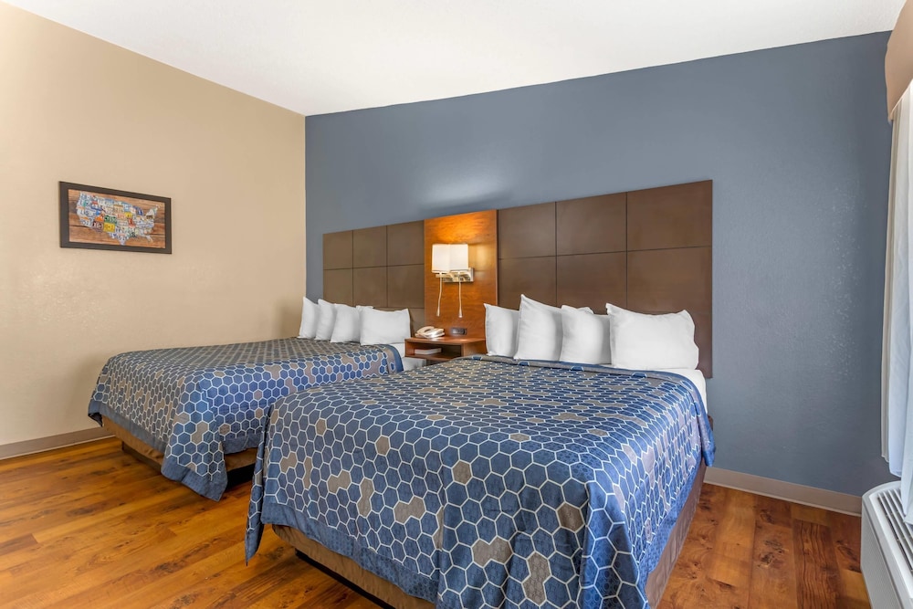 STANDARD, 2 QUEEN BEDS