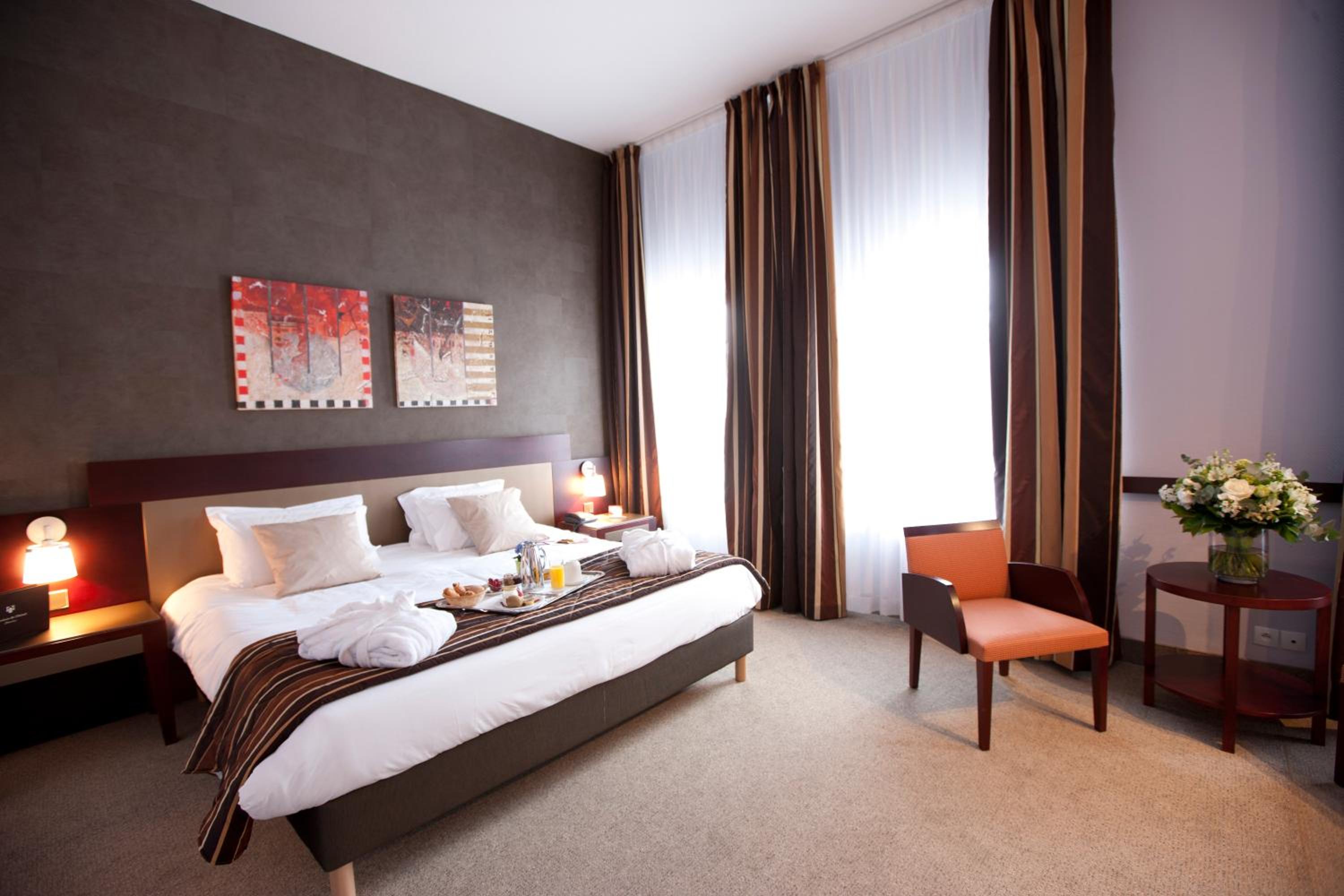 Comfort, Suite, King Bed, Sofa