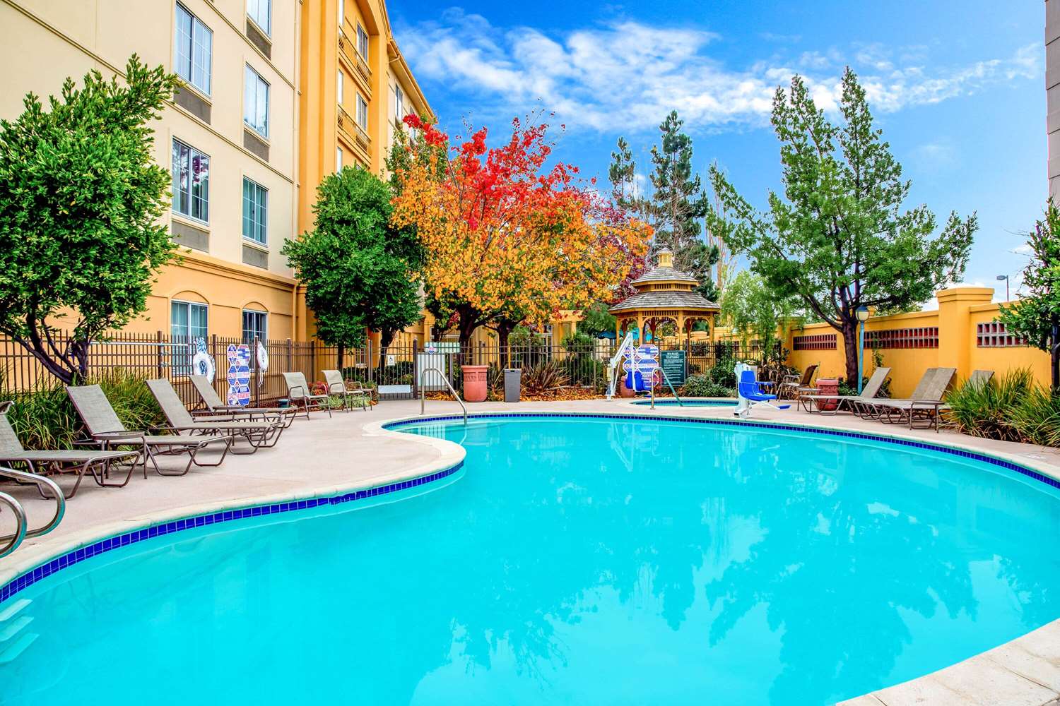 La Quinta Inn And Suites By Wyndham Fremont Silicon Valley 53/56