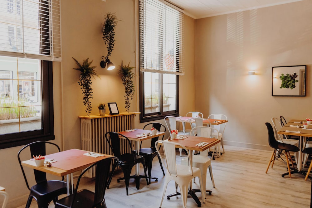 Hotel Le Bristol 46/61