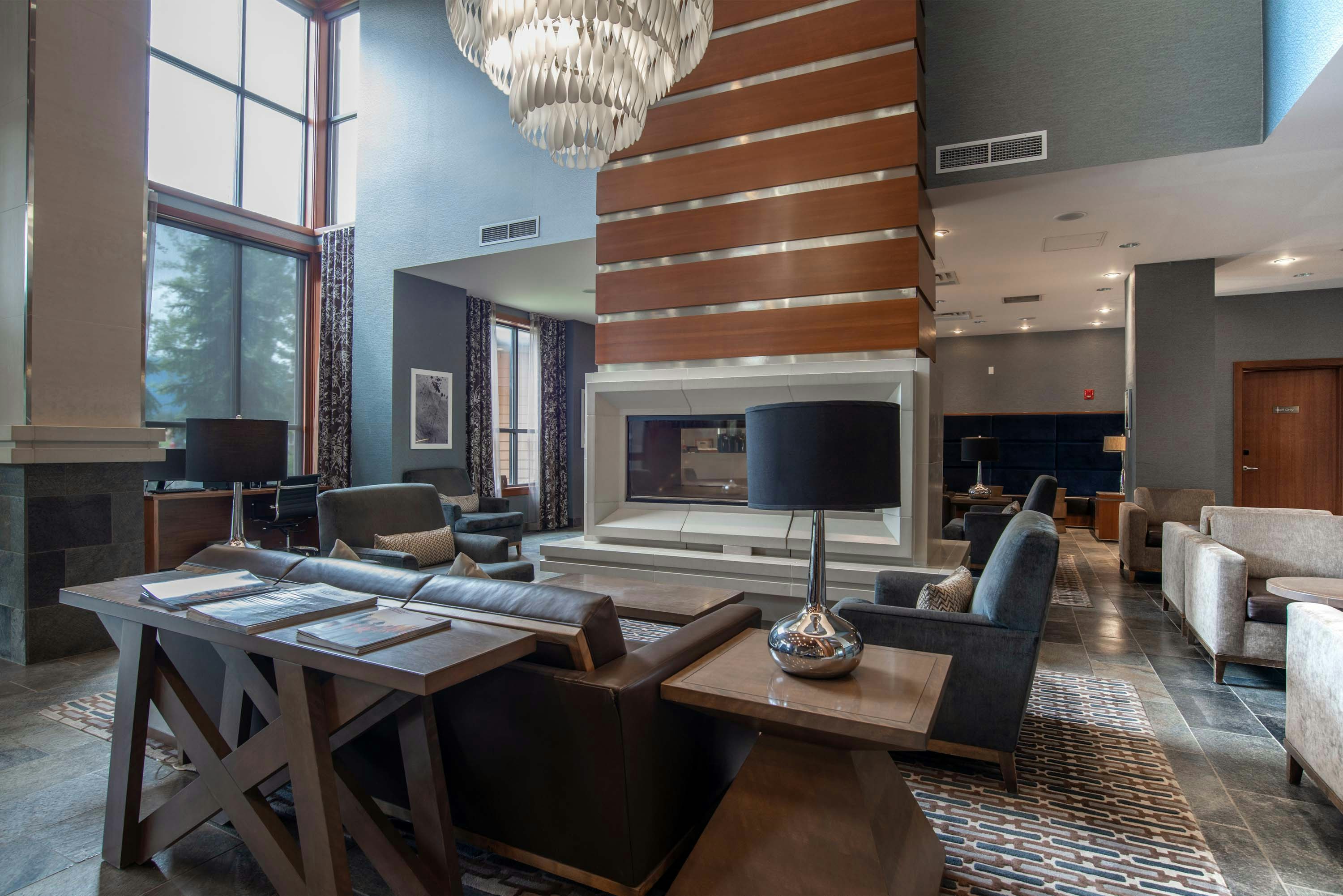 The Sutton Place Hotel Revelstoke Mountain Resort 30/37