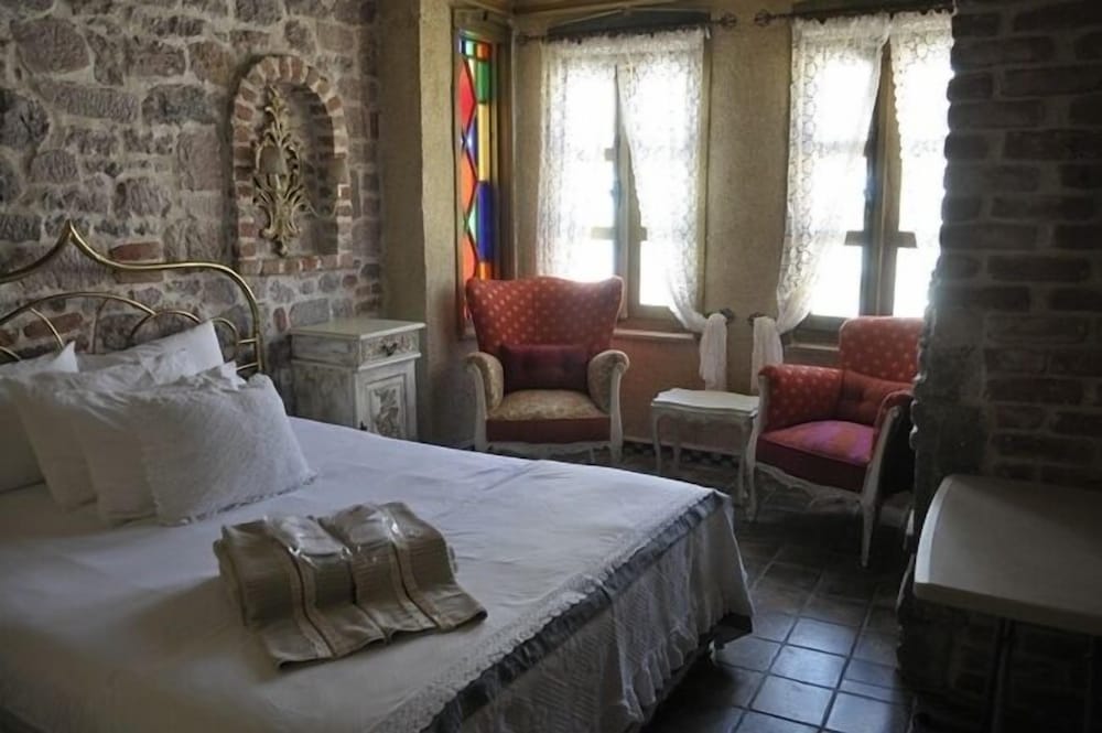 DELUXE, DOUBLE BED