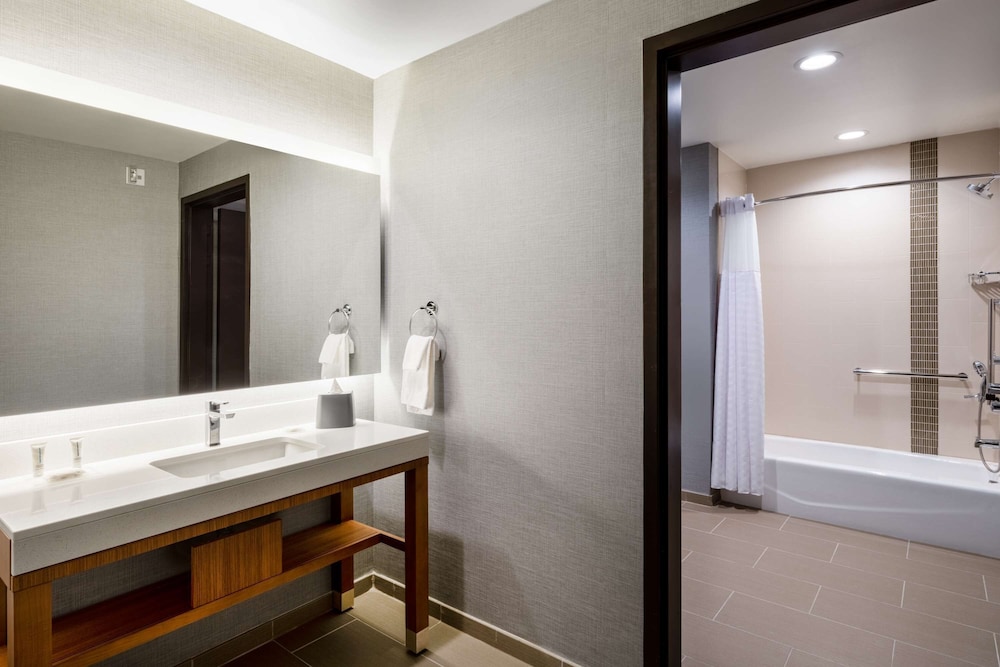 Hyatt Place Fort Worth-Alliance Town Center 45/47