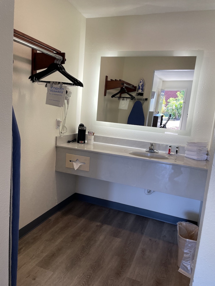 Baymont by Wyndham Biloxi Ocean Springs 10/60