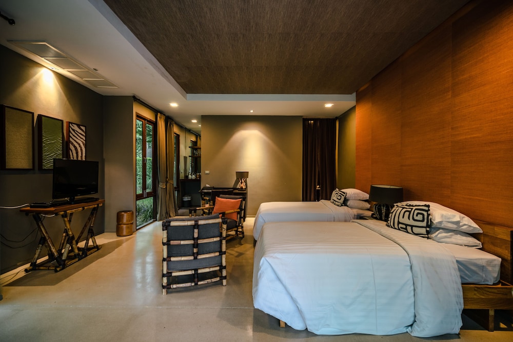 ESCAPE, DELUXE, VILLA