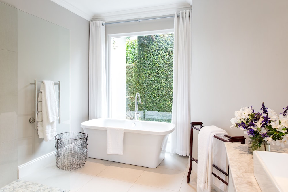 Lexden Guesthouse 32/49