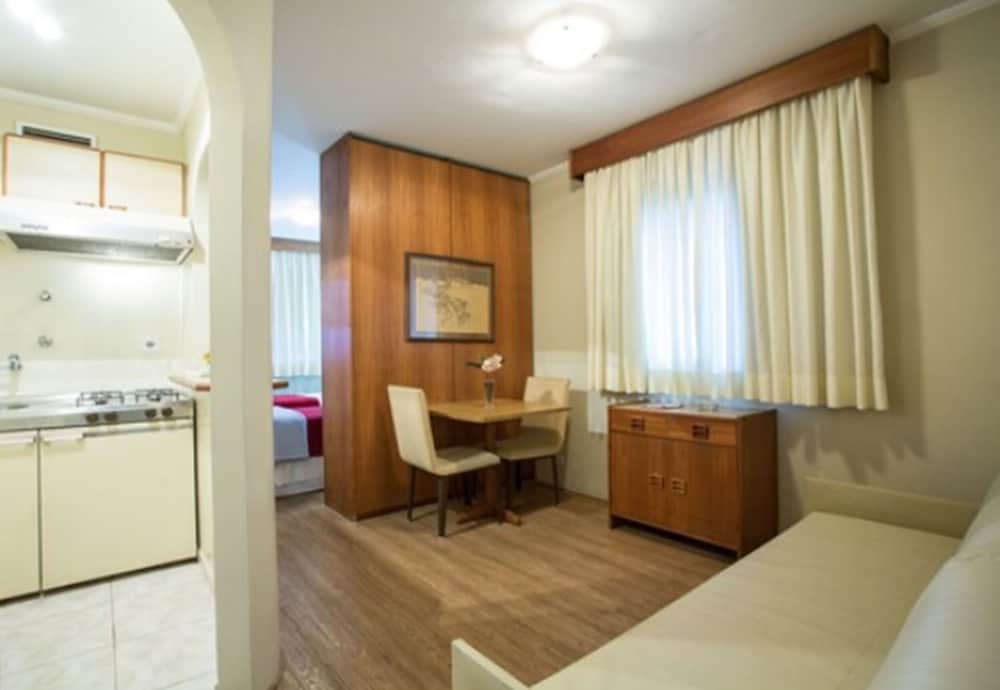 Paulista Flat 18/25