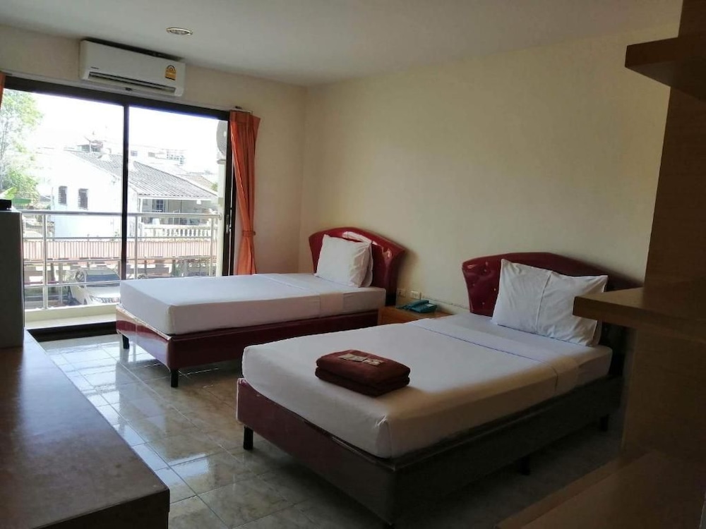 Pearl Place Hotel 26/48