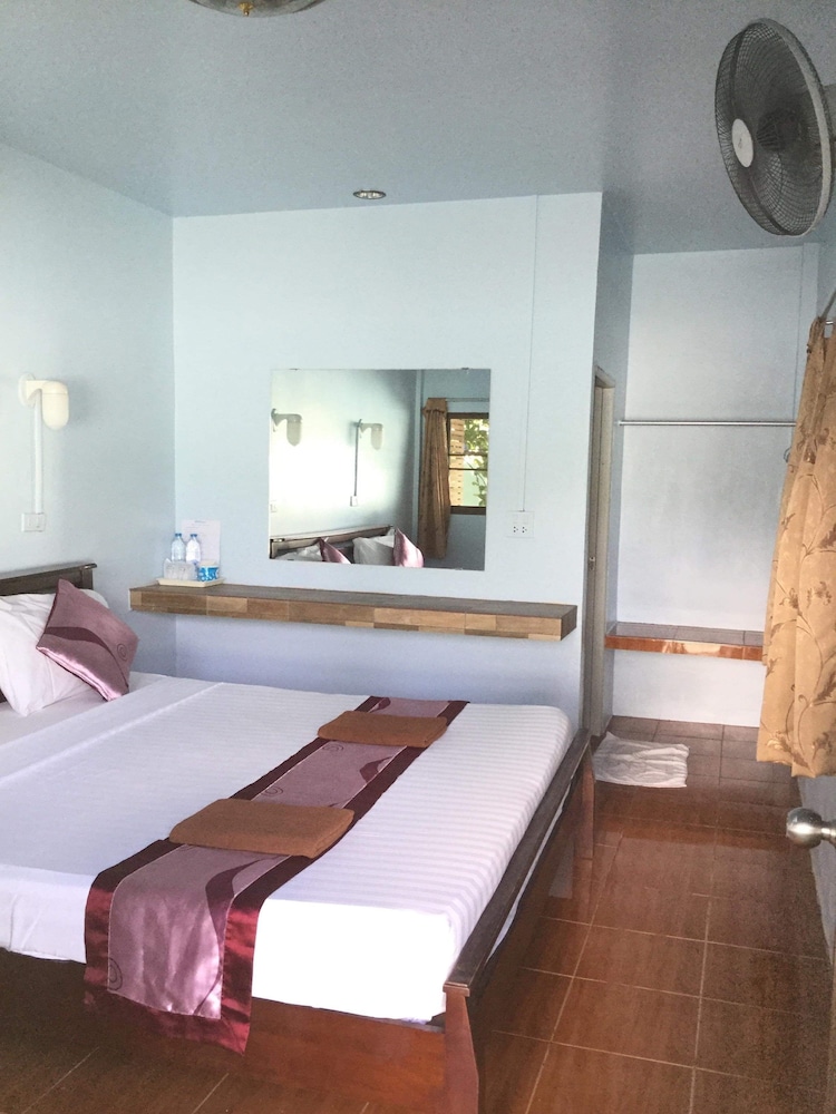 Ocean View Resort Koh Tao 11/71