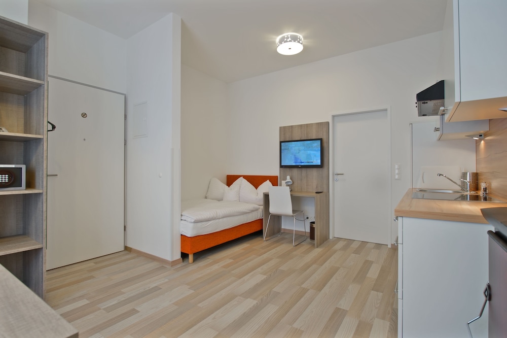 Studio, Single Bed